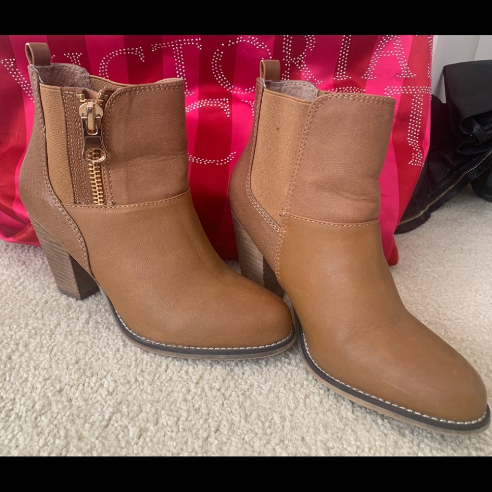 Aldo booties leather color